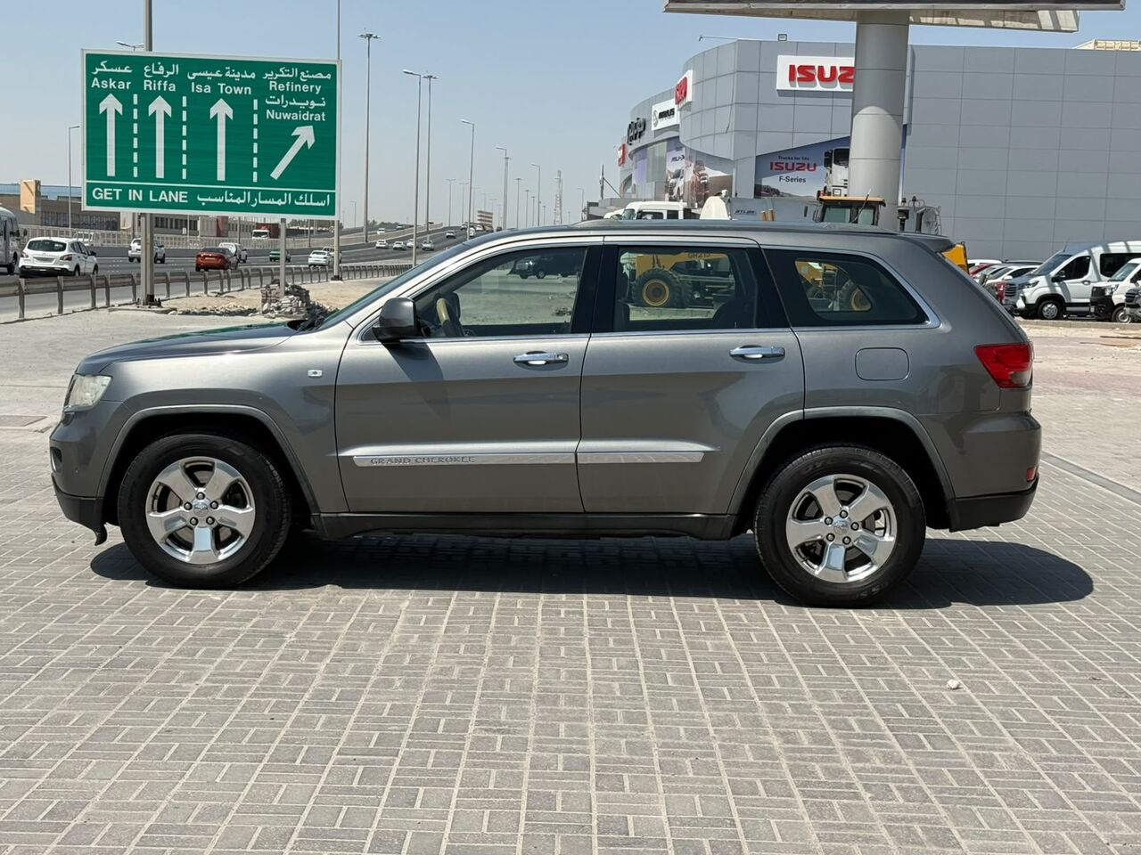 Manama, Vehicles, Cars & Trucks , BHD 2200,  Jeep Grand Cherokee LTD,  2012,  Automatic,  172450 KM,    (Grey)