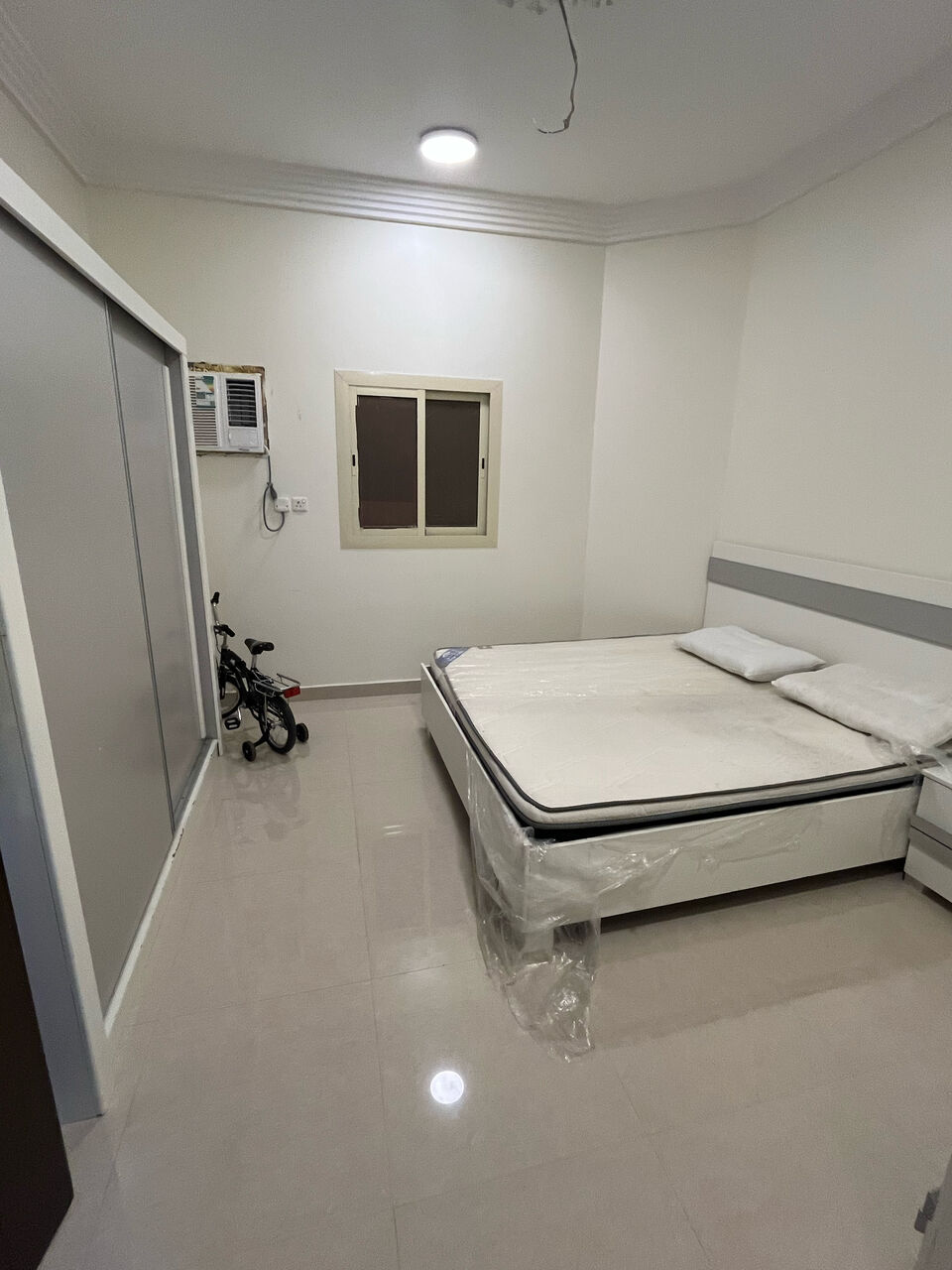 Yanbu, Rooms for Rent, SAR 1000/month,  One Furnished Room With Seperate Toilet & Common Hall & Kitchen