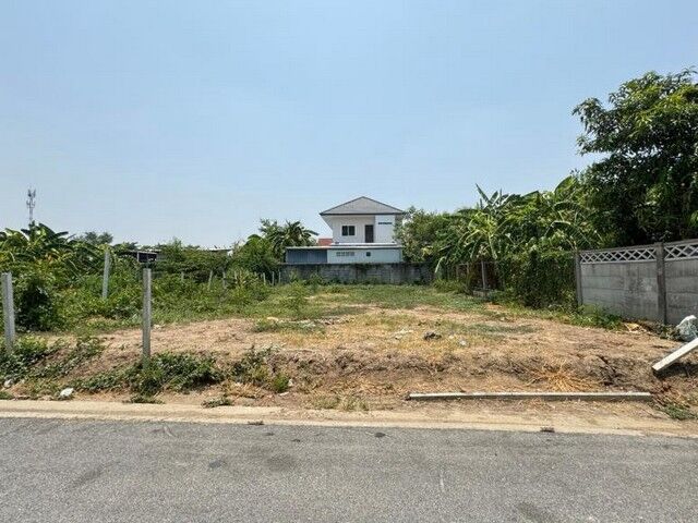Bangkok, Real Estate For Sale, THB 2200000,  6 BR,  84 Sq. Feet,  Land For Sale In Don Mueang, Good Location, Special Price!  Soi Saranakom 33, Si Kan