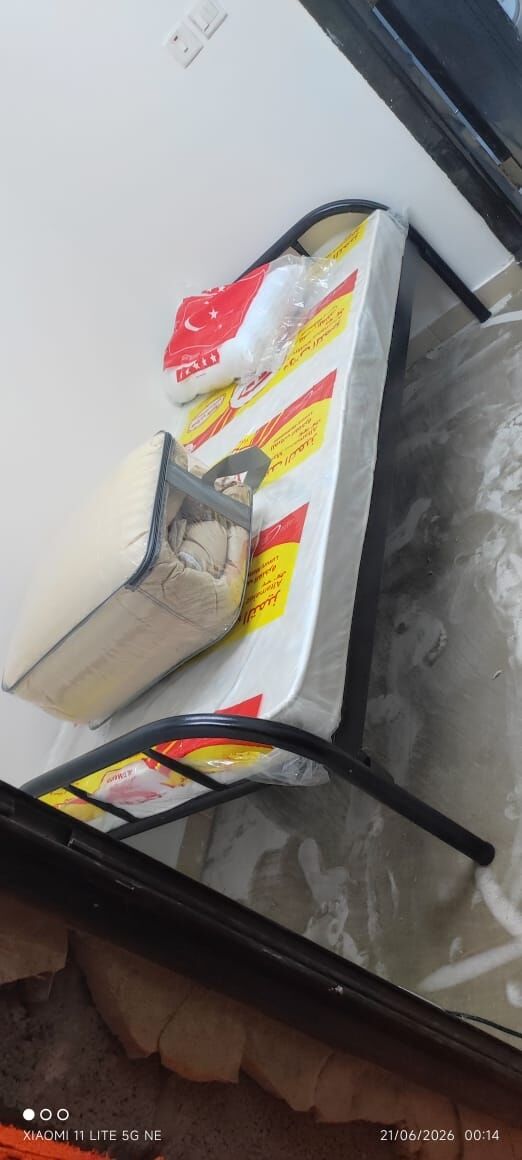 Riyadh, Language Exchange, Bed With Mattress And Wardrobe