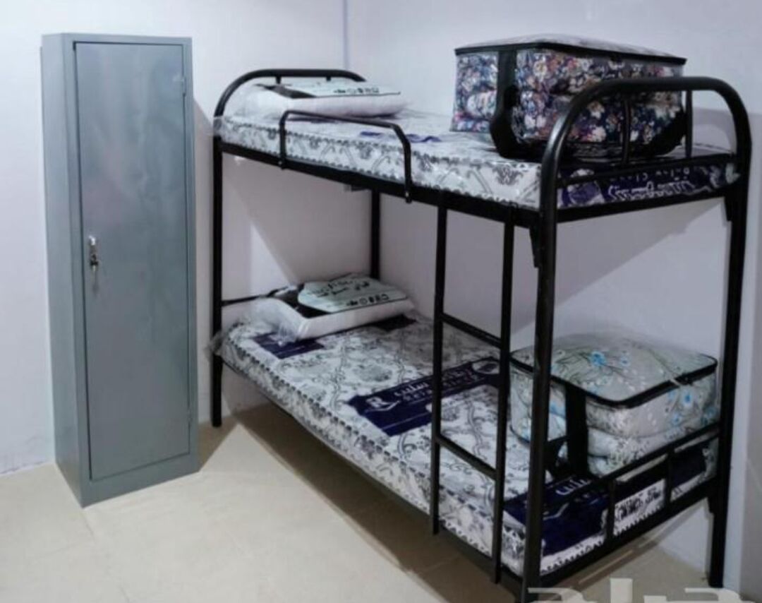 Riyadh, Language Exchange, Bed With Mattress And Wardrobe