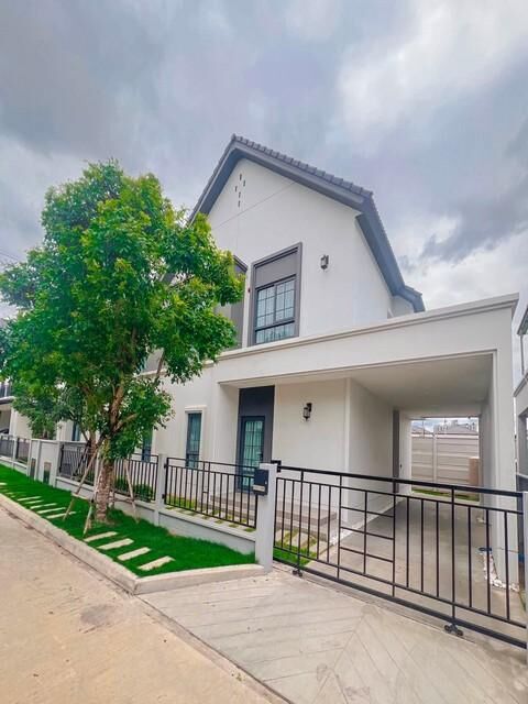 Bangkok, Villas, THB 100000,  57 Sq. Feet,  2-story Detached House For Rent, 57 Sq M, Centro Bangna Project (Phase 2), Near Mega
