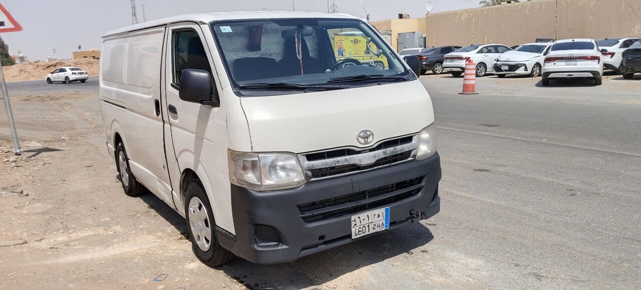 Riyadh, Vehicles, Cars & Trucks , SAR 42000,  Toyota Hi-Ace,  2013,  Manual,  600000 KM,  I