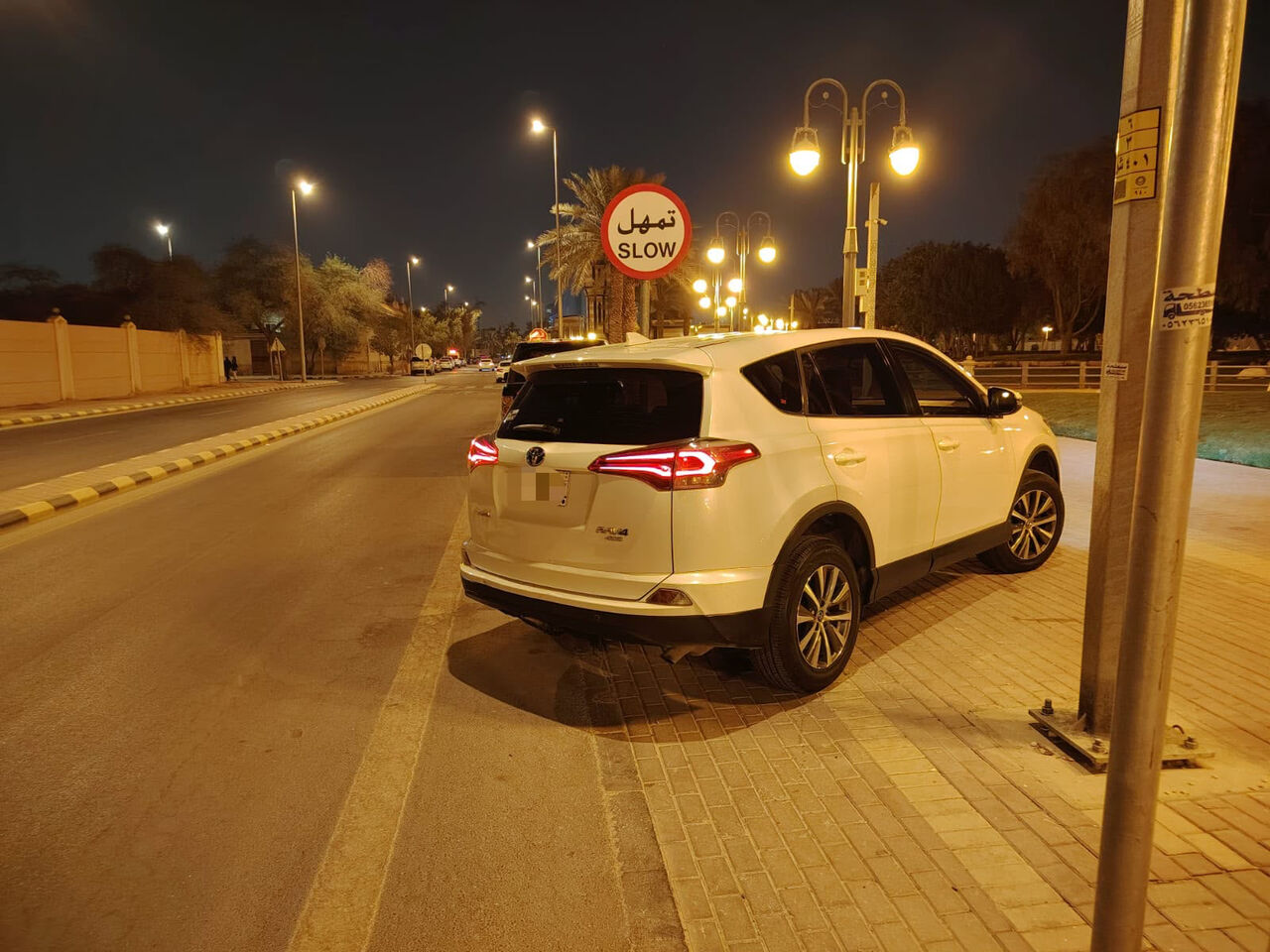 Riyadh, Vehicles, Cars & Trucks , SAR 64000,  Toyota RAV4,  2018,  Automatic,  140000 KM,   Standard