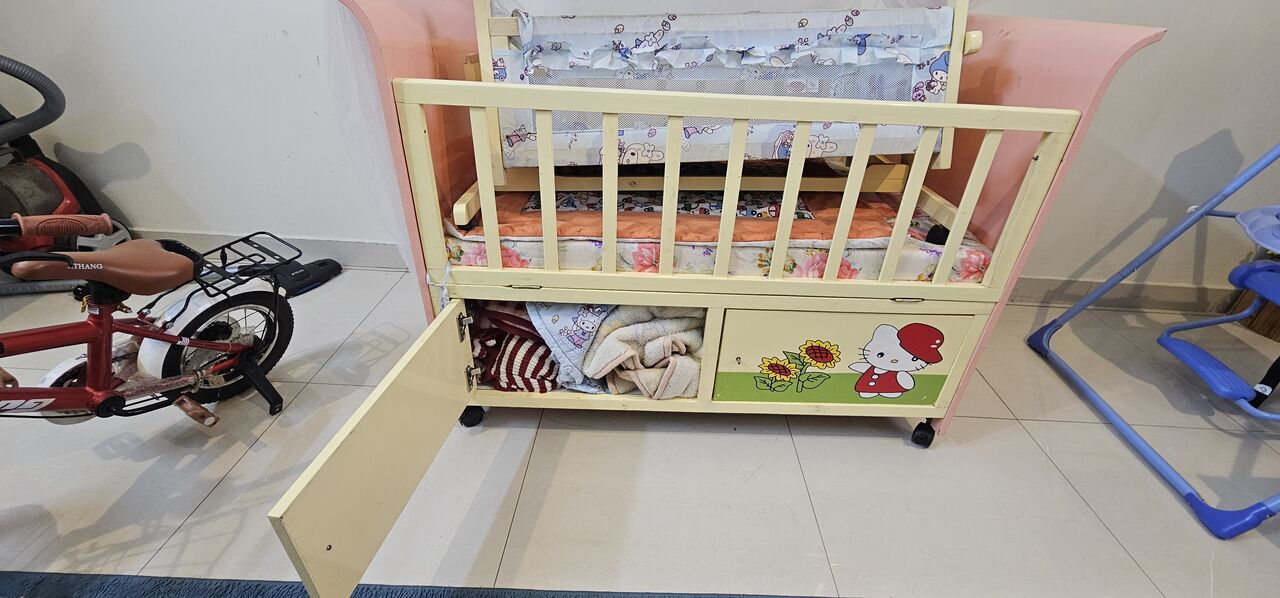 Riyadh, Furniture, SAR 650,  House Hold Items For Sale