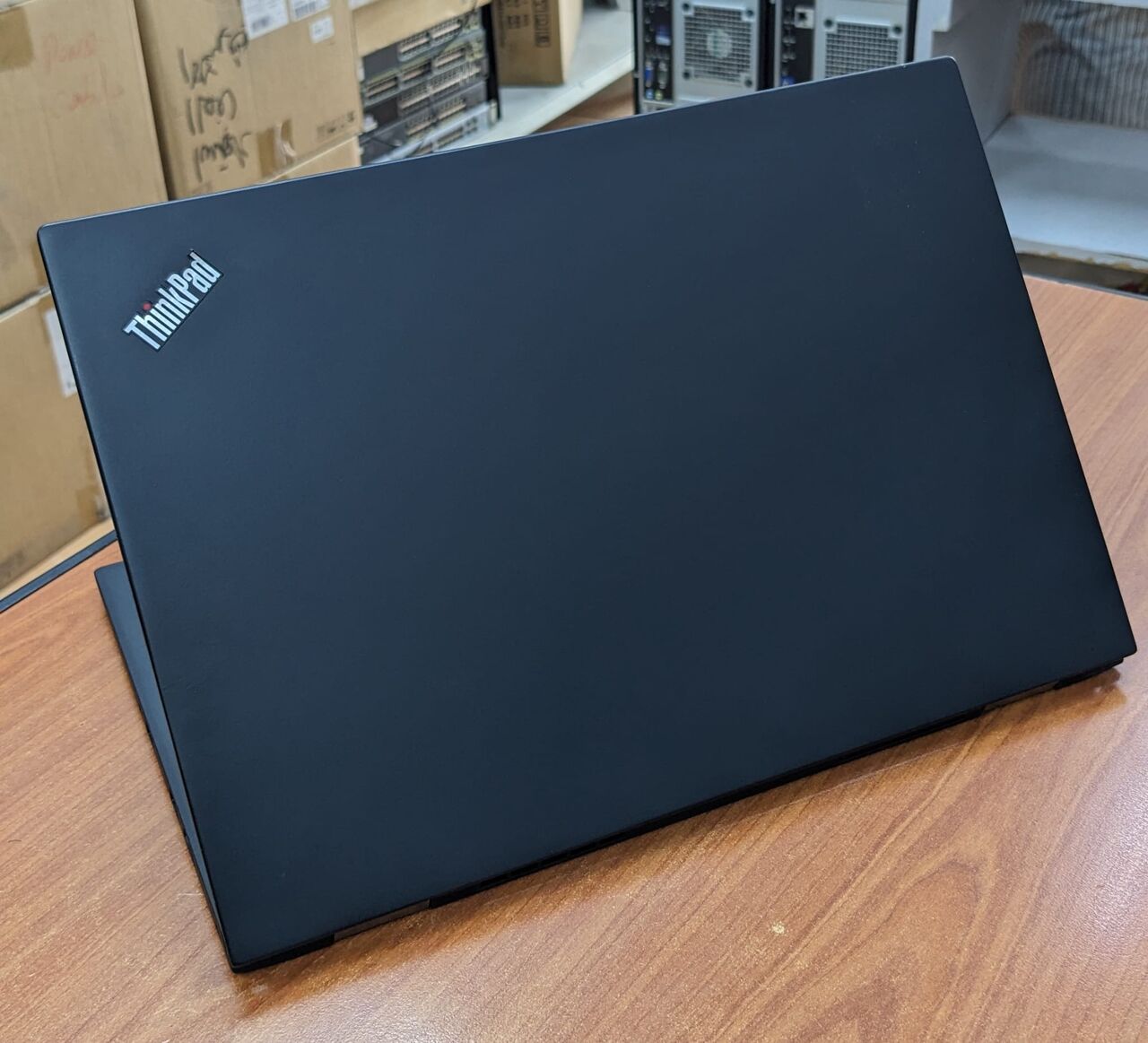 Manama, Computers, BHD 108,  LENOVO X1 CARBON Core I7 Thin & Slim Laptop 14" Display 16GB RAM 256GB SSD M.2 35x Fast