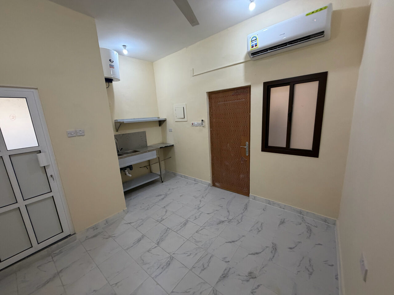 Ras Rumman, Apartments, Flats, Houses & Villas, BHD 130/year,  Semi Furnished Studio Flat 130 Bd Including Ewa