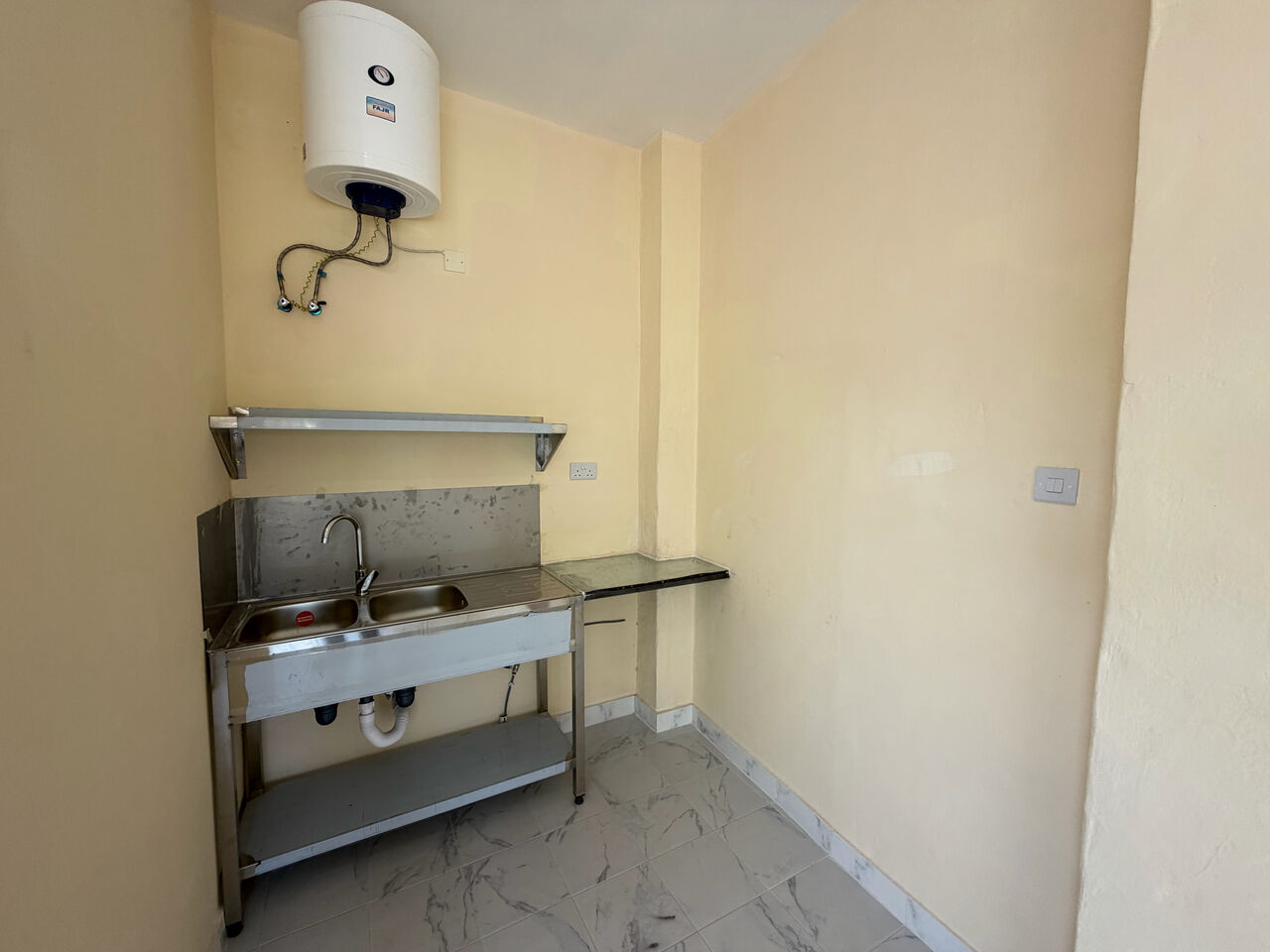 Ras Rumman, Apartments, Flats, Houses & Villas, BHD 130/year,  Semi Furnished Studio Flat 130 Bd Including Ewa