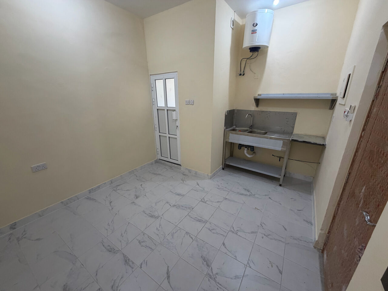 Ras Rumman, Apartments, Flats, Houses & Villas, BHD 130/year,  Semi Furnished Studio Flat 130 Bd Including Ewa