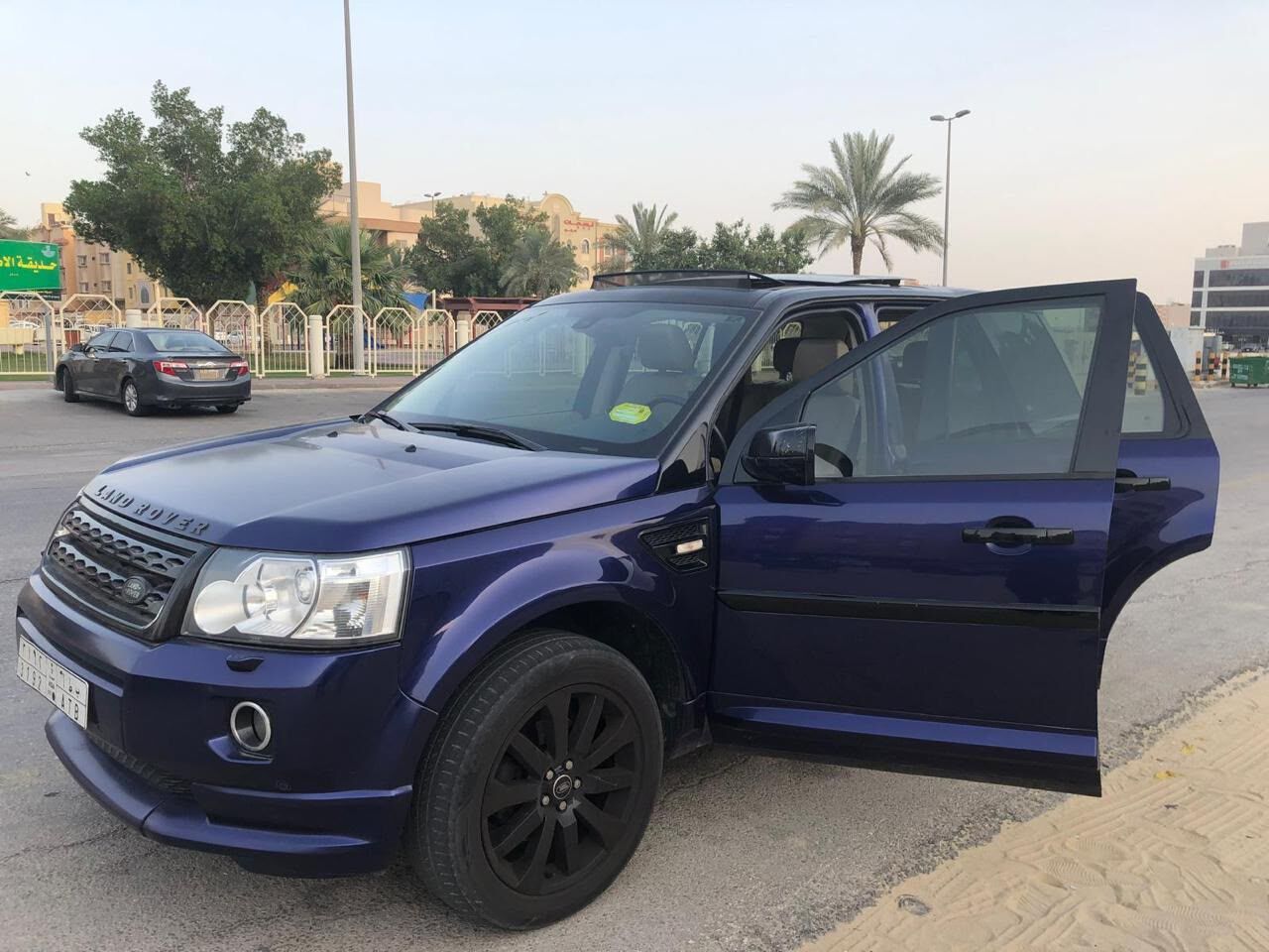 Riyadh, Vehicles, Cars & Trucks , SAR 21000,  Land Rover LR2,  2010,  Automatic,  191000 KM,    ODO 191000