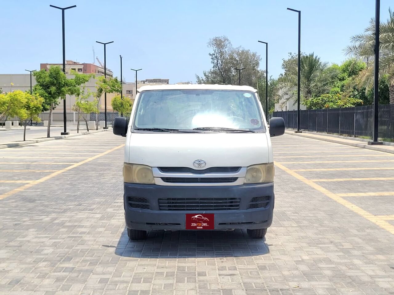 Manama, Vehicles, Cars & Trucks , BHD 1,  Toyota Hi-Ace,  2009,  Automatic,  580000 KM,  Toyota Hiace Passenger