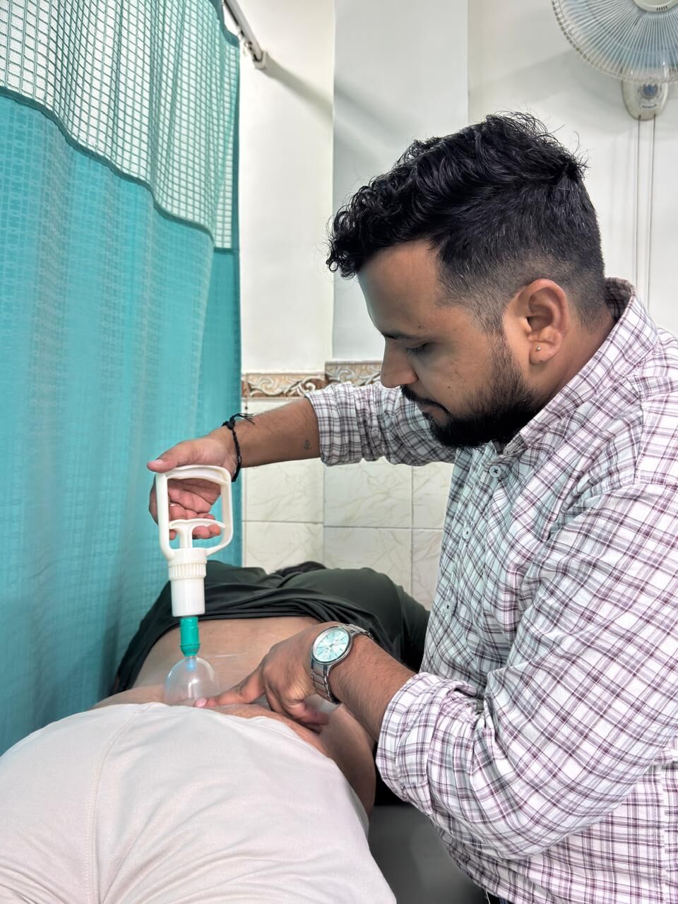 New Delhi, Health, Best Sciatica, Physiotherapy & Chiropractic Clinic In Krishna Nagar, Delhi