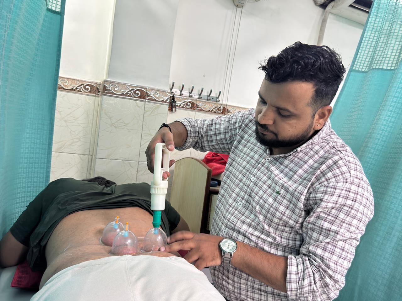 New Delhi, Health, Best Sciatica, Physiotherapy & Chiropractic Clinic In Krishna Nagar, Delhi