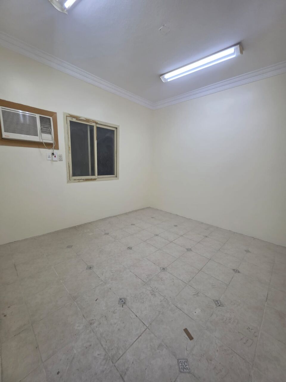 Khobar, Apartments, Flats, Houses & Villas, SAR 18600/year,  3 BR,  Consists Of:-  3  Bedrooms, A Living Room,2 Washroom  Kitchen  Full Air Condition