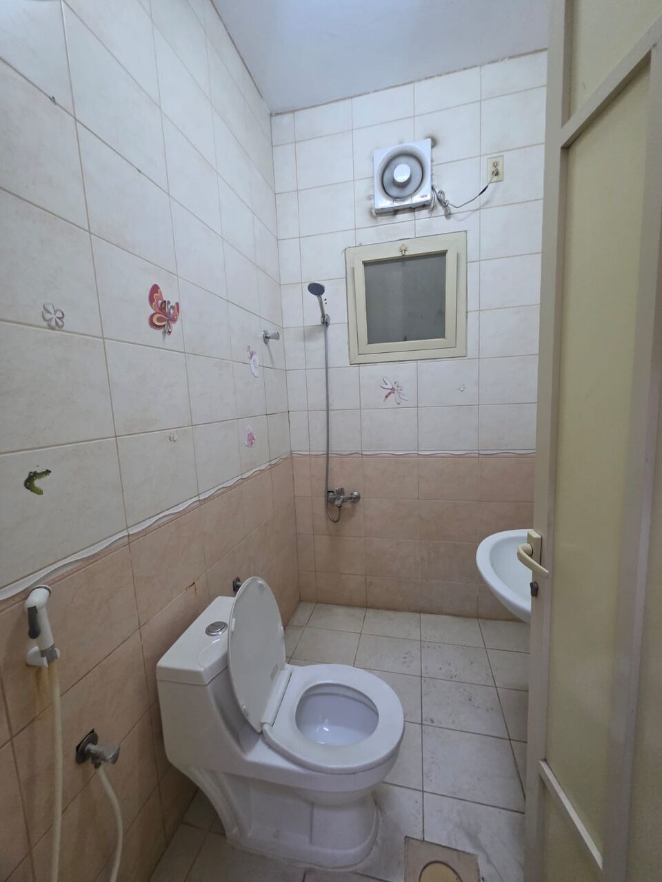 Khobar, Apartments, Flats, Houses & Villas, SAR 18600/year,  3 BR,  Consists Of:-  3  Bedrooms, A Living Room,2 Washroom  Kitchen  Full Air Condition