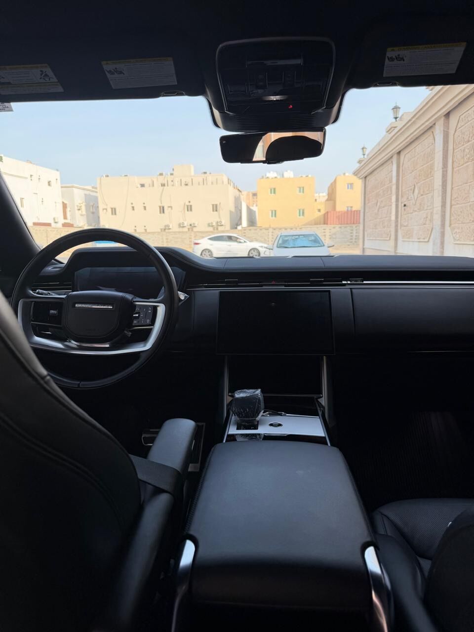 Dubai, Vehicles, Cars & Trucks , AED 420000,  Land Rover Range Rover,  2024,  Automatic,  40000 KM,  Range Rover 8 Cylinder