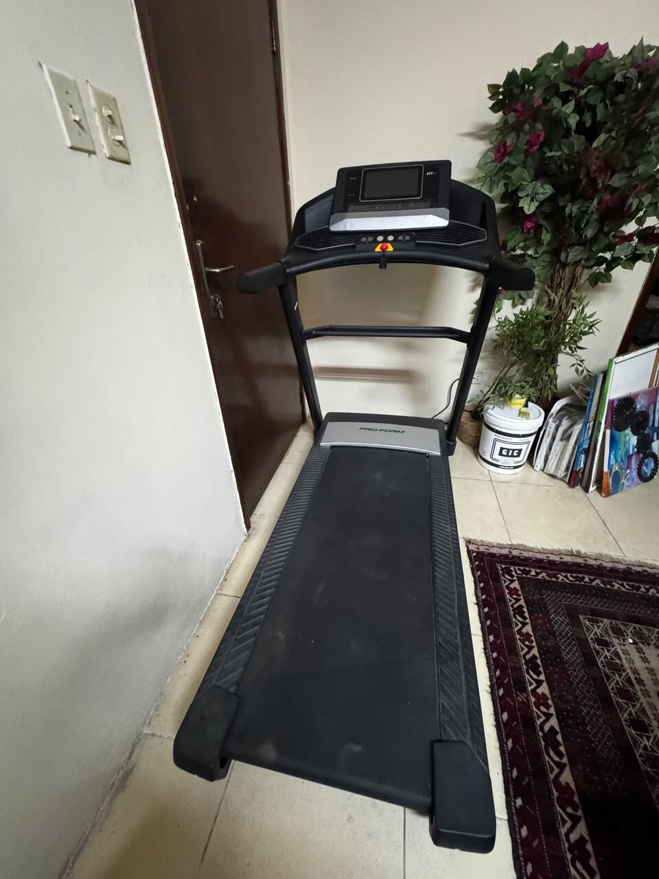 Jubail, Sporting Goods, SAR 2500,  Pro Foam Treadmill