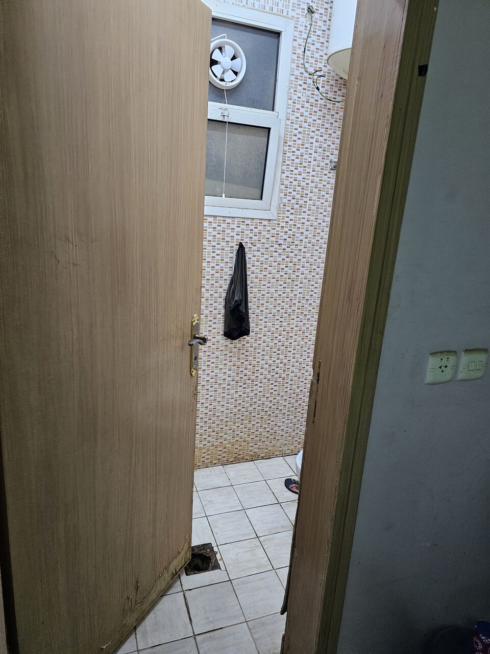 Al Iskan, Roommates, SAR 8000/year,  One Room Available Starting July 31 (preferable India Or Pakistan)