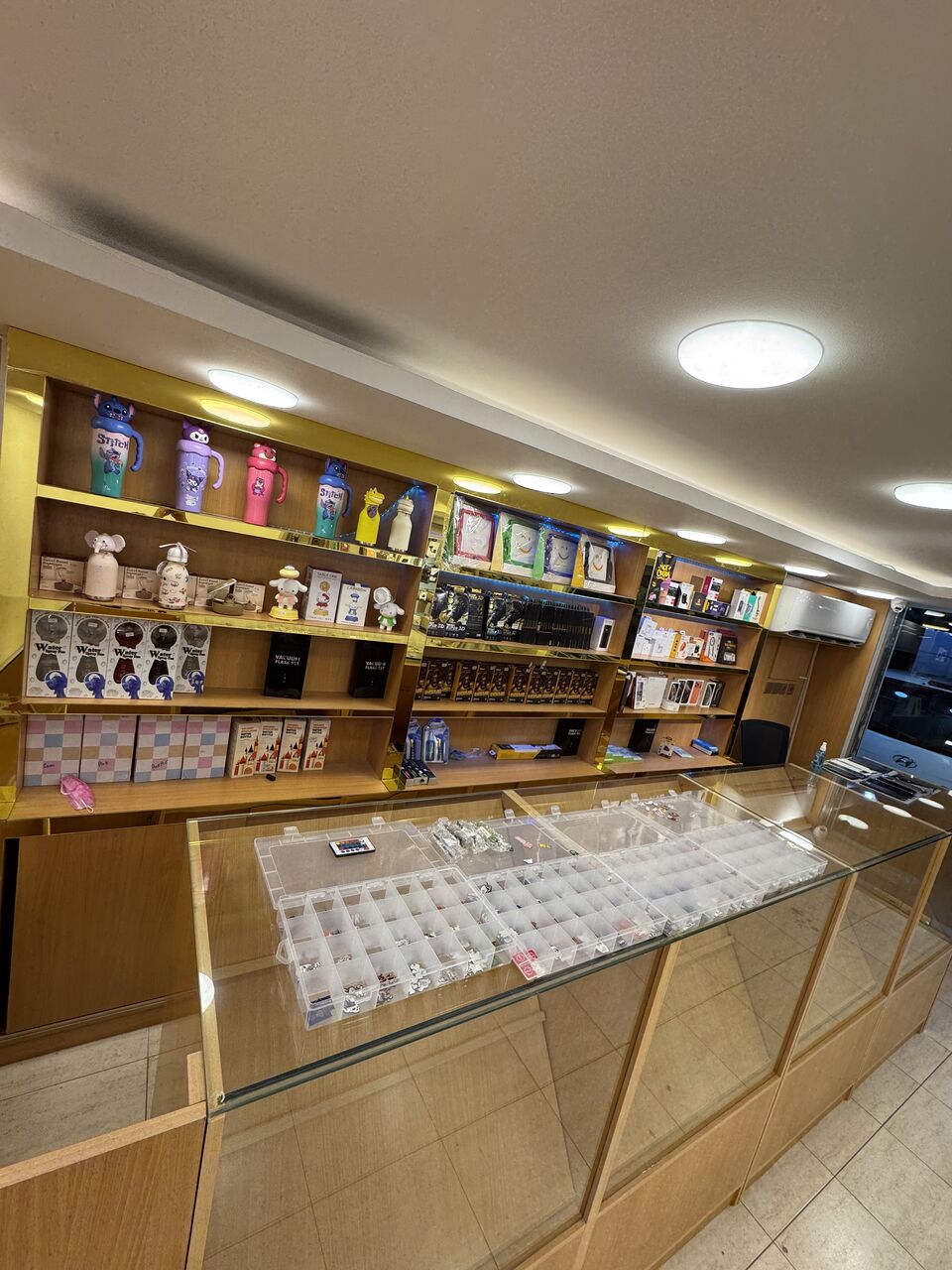 Gudaibiya, Mobile Phones, BHD 2500,  Name: Fonnix Hub W.L.L * Location: Gudaibia Main Exhibition Road  * Type: Mobile Phones