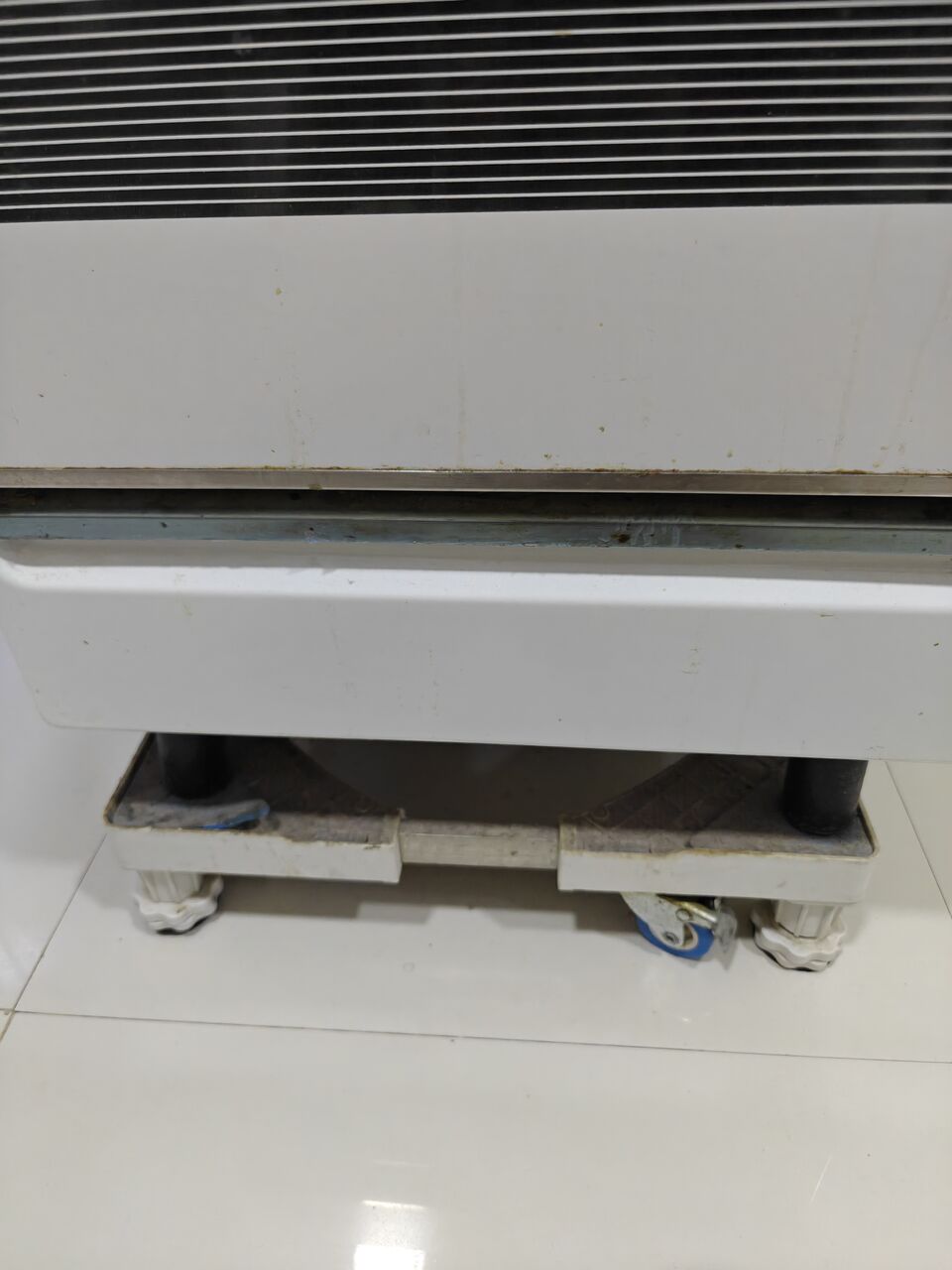 Al Wizarat, Appliances, SAR 150,  Used Freestanding Oven / Stove (As-Is / Includes Wheeled Base)