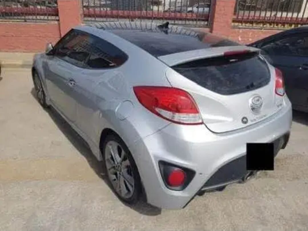 Riyadh, Vehicles, Cars & Trucks , SAR 30,  Hyundai Veloster Turbo Ultimate,  2016,  Automatic,  180000 KM,    &ndash; GCC | Excellent Condition