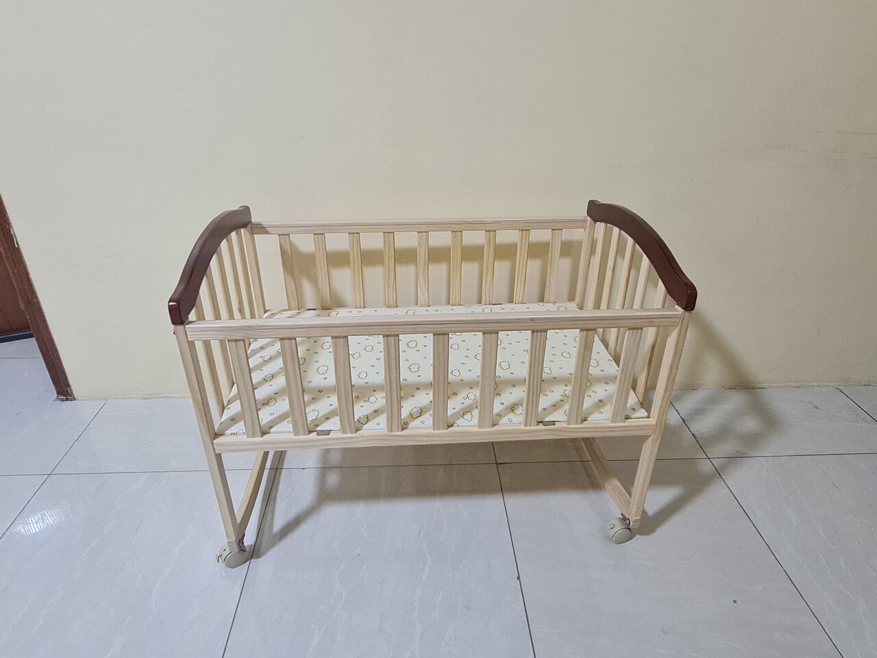 Jubail, Baby & Kid Stuff, SAR 135,  2 In 1 Baby Bed Rocking Cradle Wooden Cot 90x55 Cm
