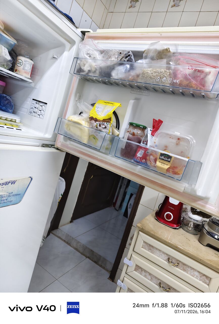 Riyadh, Electronics, SAR 950,  Midea 450 Litre Double Door Fridge Working Perfectly Fine...white Colour ....