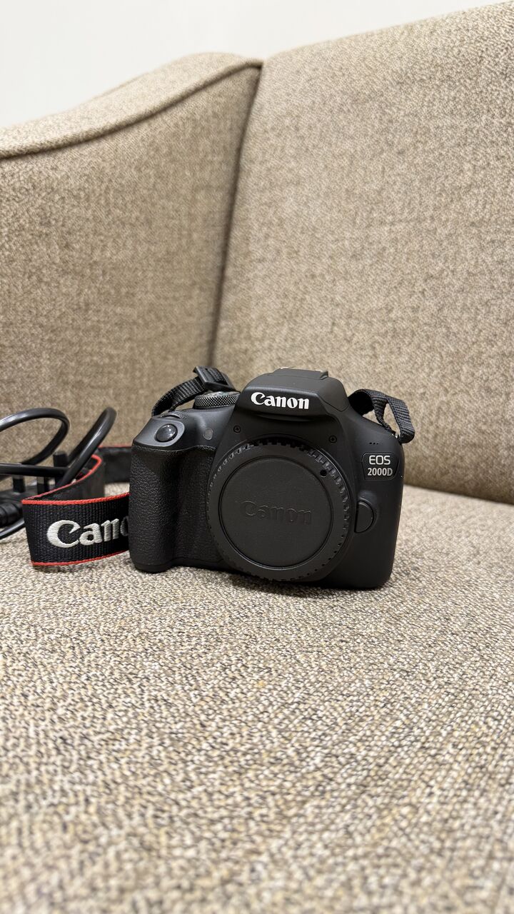 Riyadh, Electronics, SAR 800,  Canon Camera 2000D