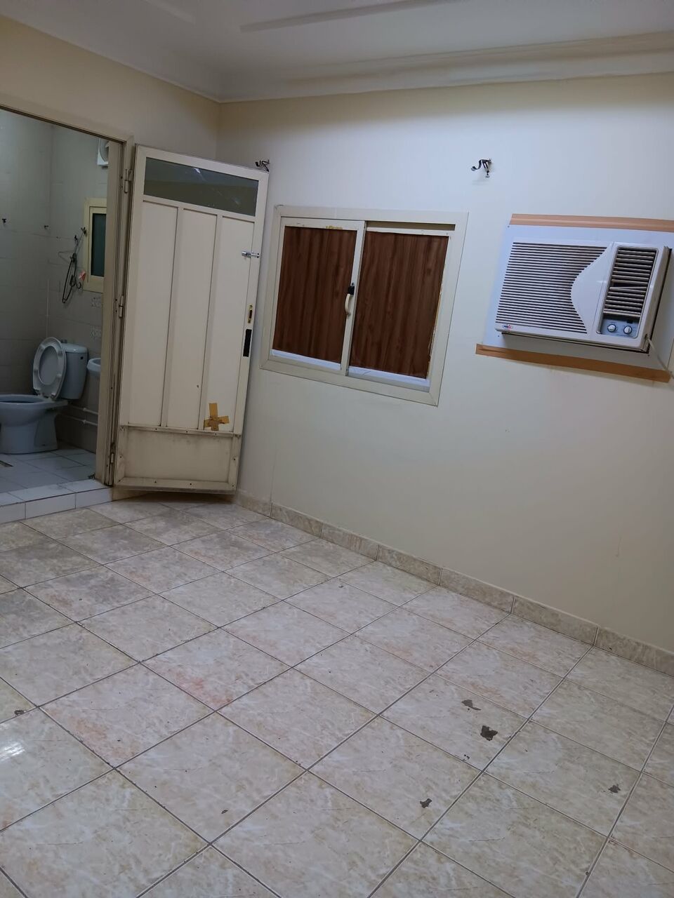 Gudaibiya, Rooms for Rent, BHD 100,  Big Room With Attached Bathroom
