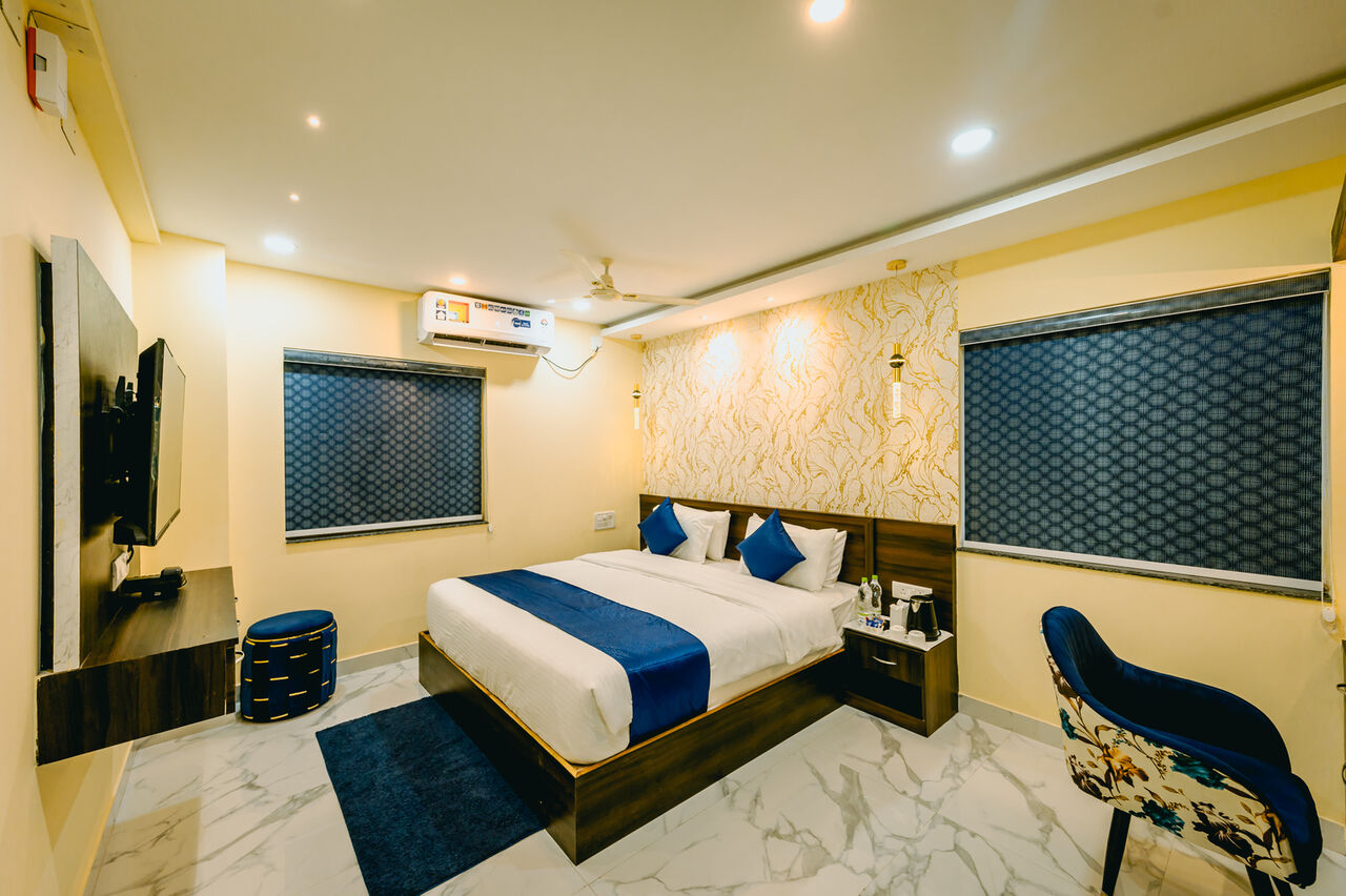 Bhubaneswar, Holiday/Vacation Rentals, Premium Hotel Near KIIT University, Patia, Bhubaneswar &mdash; Livotel