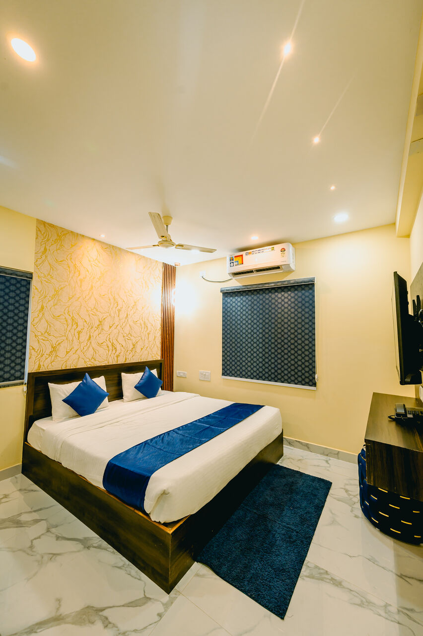 Bhubaneswar, Holiday/Vacation Rentals, Premium Hotel Near KIIT University, Patia, Bhubaneswar &mdash; Livotel