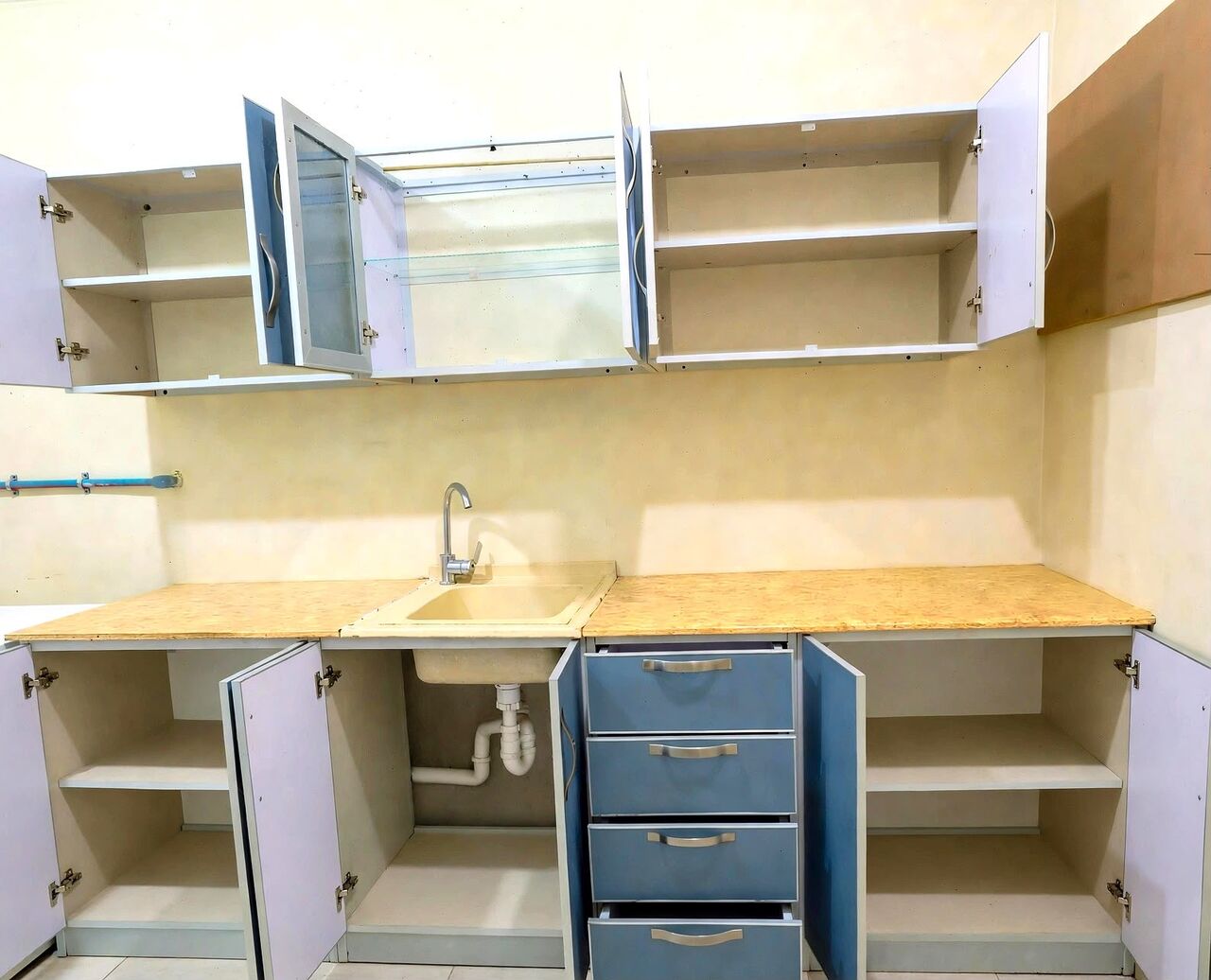 Al Malaz, Household Items, Kitchen Cabinets For Sale