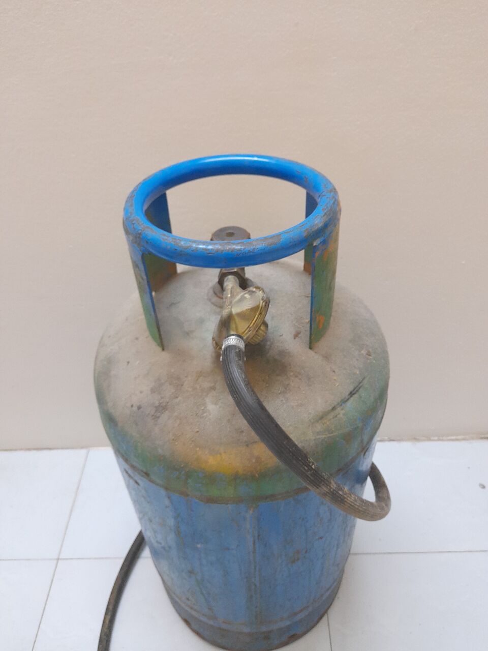 Riffa, Appliances, BHD 23,  Gas Cylinder With Gas And Regulator For Sale At Riffa