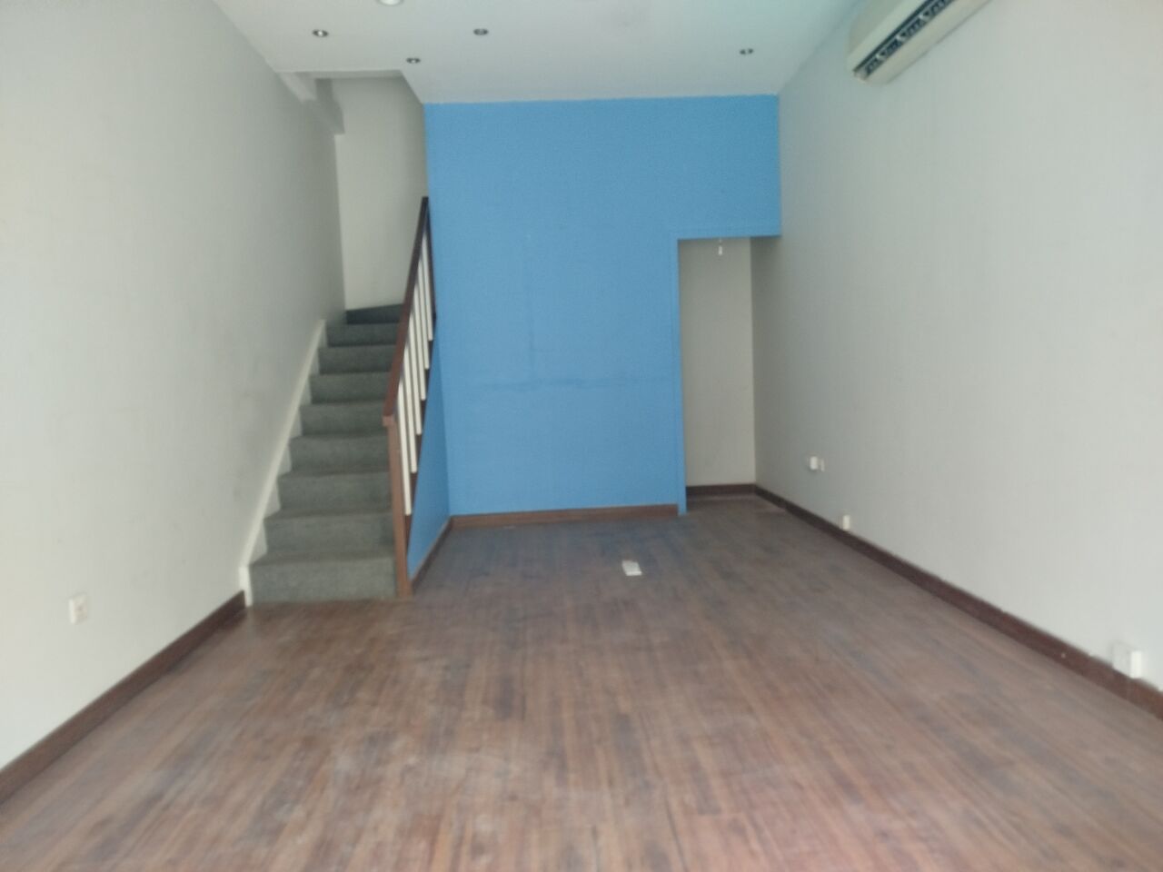 Manama, Shops, BHD 200,  1 Shop Shutter Shop With.  Mezanin Floor In -(((Rus AL Roman)))
