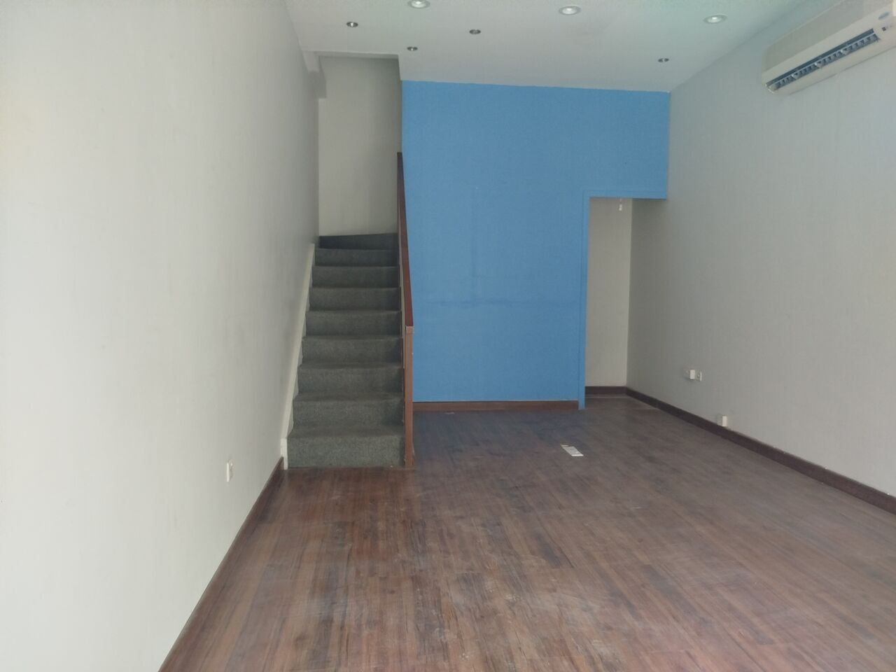Manama, Shops, BHD 200,  1 Shop Shutter Shop With.  Mezanin Floor In -(((Rus AL Roman)))