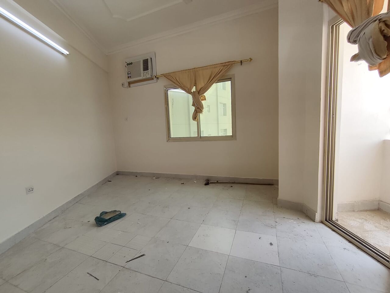 Manama, Apartments, Flats, Houses & Villas, BHD 200/year,  1 BR,  Um Al Hassam:- 1Bhk Flat On Rent With Unlimited Ewa..