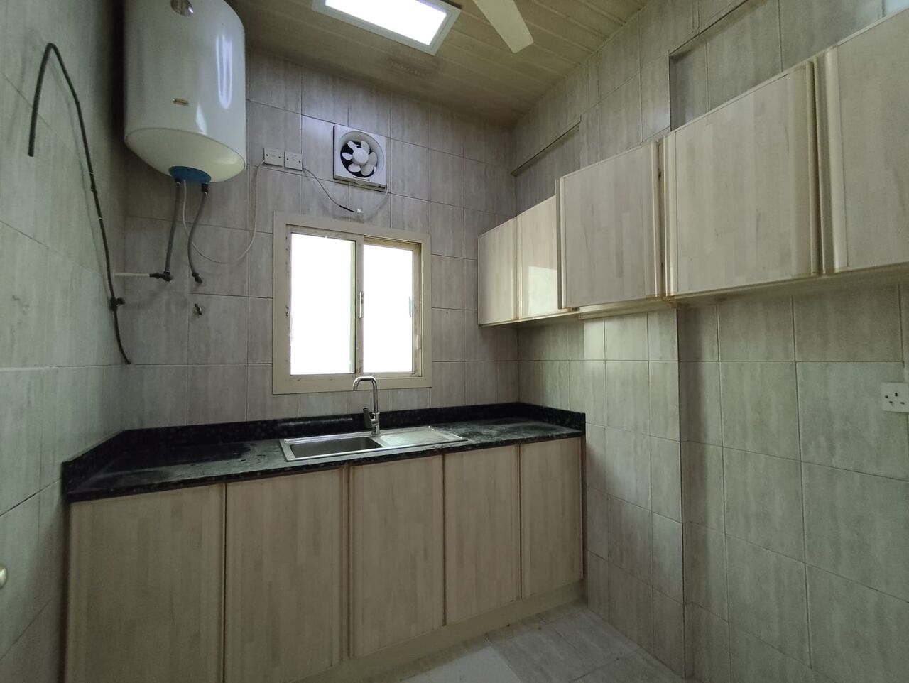 Manama, Apartments, Flats, Houses & Villas, BHD 200/year,  1 BR,  Um Al Hassam:- 1Bhk Flat On Rent With Unlimited Ewa..