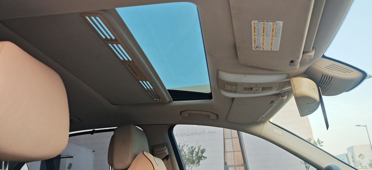 Riyadh, Vehicles, Cars & Trucks , SAR 40000,  Mercedes-Benz 300,  2012,  Automatic,  210 KM,  Mercedes Benz E300