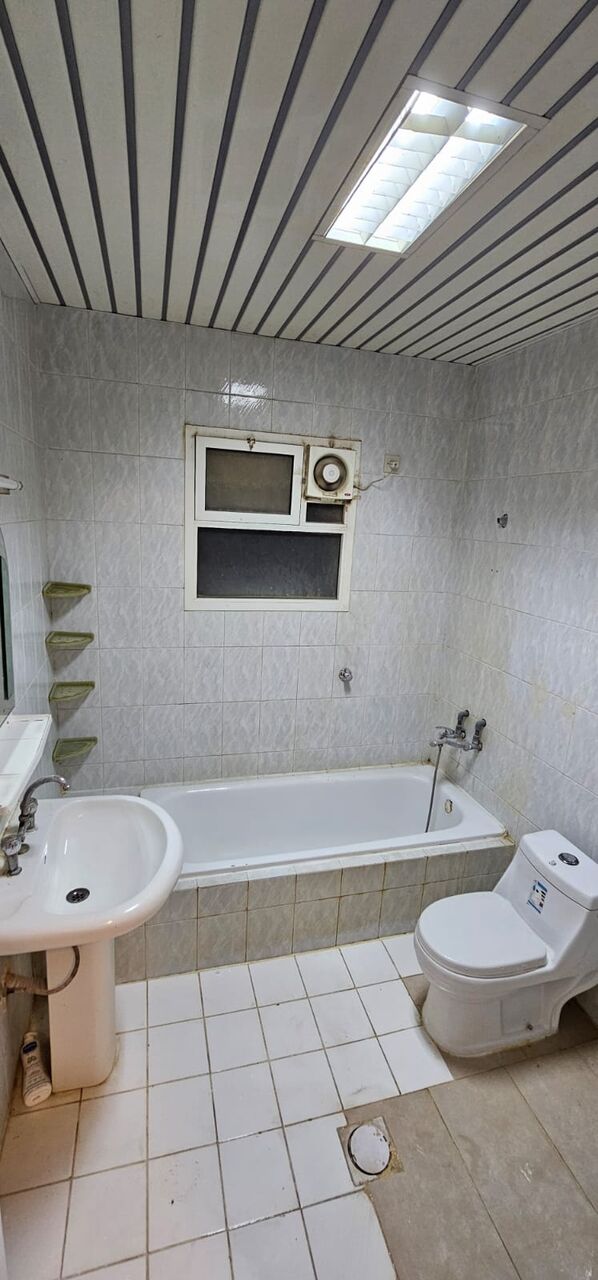Al Malaz, Apartments, Flats, Houses & Villas, SAR 25000/year,  1 BR,  1 BHK Villa Portion For Rent In Malaz (Non Furnished)