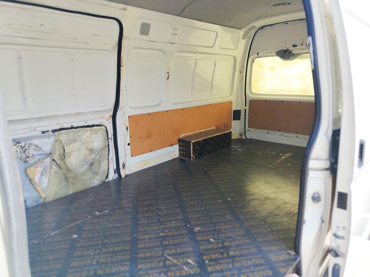 Manama, Vehicles, Cars & Trucks , BHD 3850,  Toyota Hi-Ace,  2013,  Manual,  185000 KM,  Toyota Hiace Highroof Cargo Van