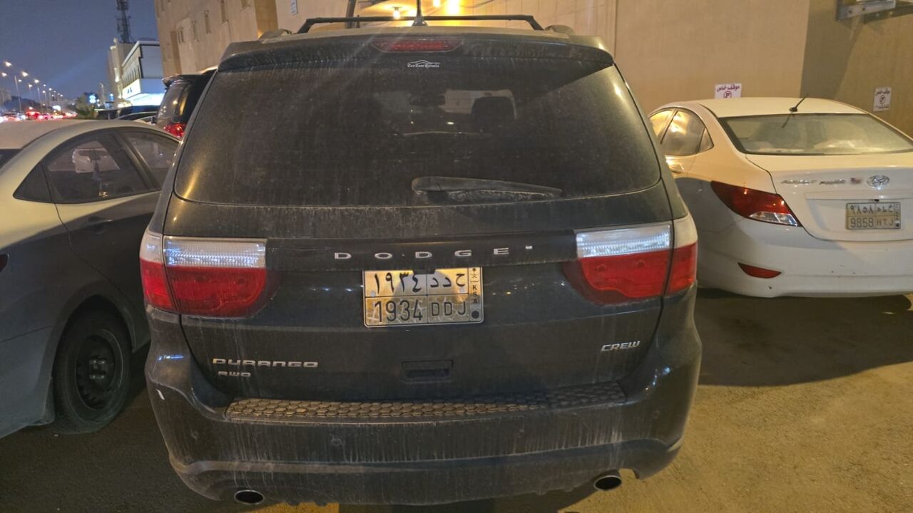 Riyadh, Vehicles, Cars & Trucks , SAR 17500,  Dodge Durango,  2011,  Automatic,  267000 KM,   V8 5.7 Fully Equiped