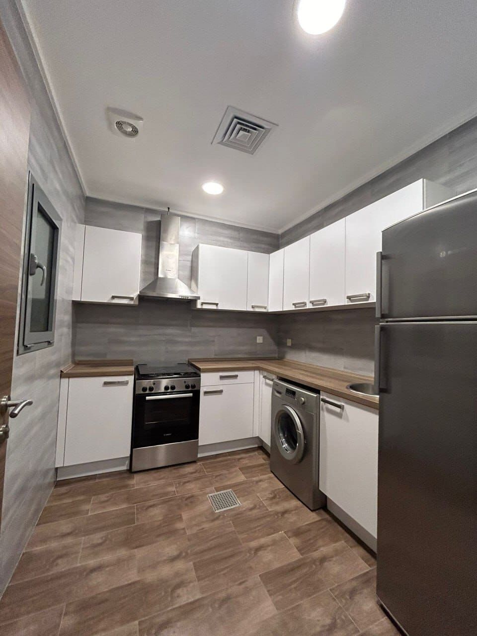 Salmiya, Apartments, Flats, Houses & Villas, KWD 500/month,  2 BR,  For Rent In Salmiya, Near The Sea, Excellent Location