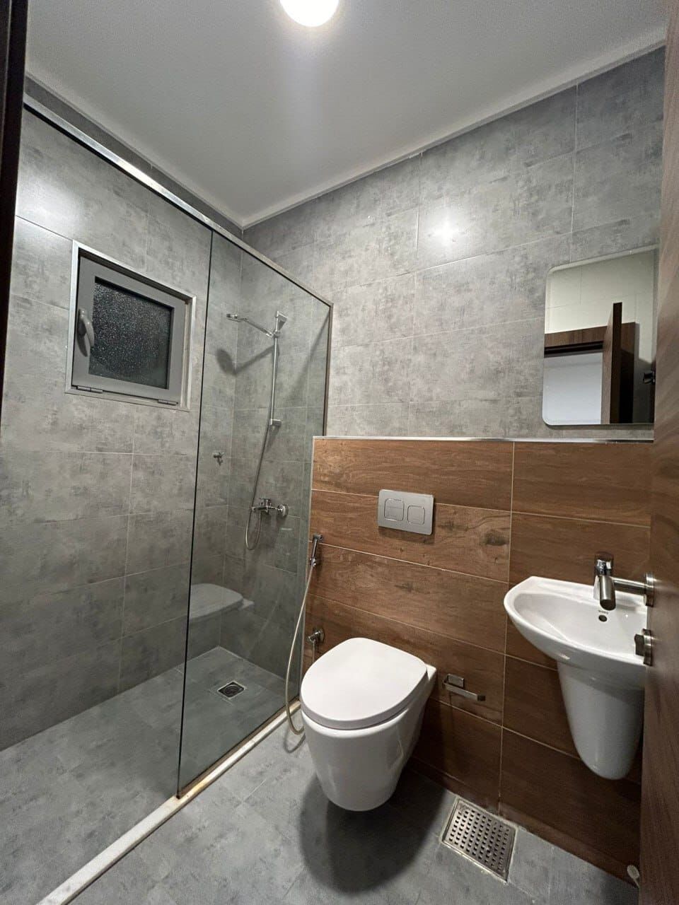 Salmiya, Apartments, Flats, Houses & Villas, KWD 500/month,  2 BR,  For Rent In Salmiya, Near The Sea, Excellent Location