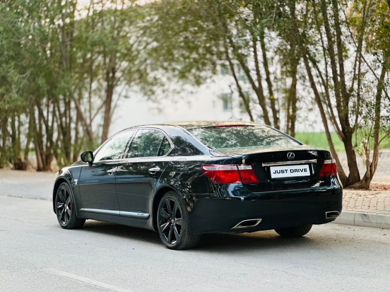Segaya, Vehicles, Cars & Trucks , BHD 2850,  Lexus LS 460,  2009,  Automatic,  130000 KM,  LEXUS LS460  MODEL FULLY LOADED 5 SEATER LUXURY SEDAN