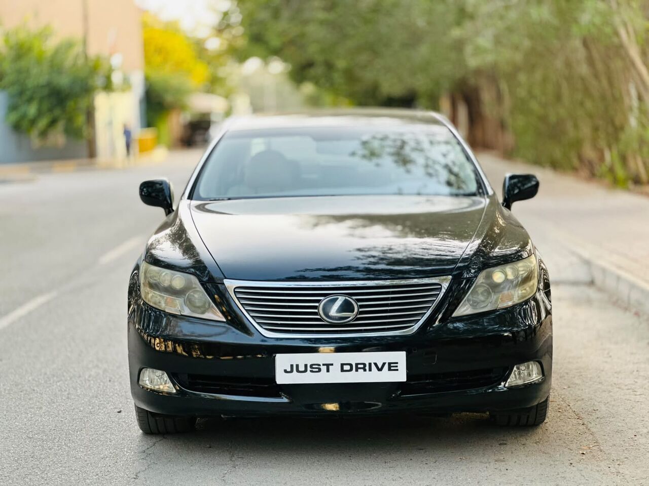 Segaya, Vehicles, Cars & Trucks , BHD 2850,  Lexus LS 460,  2009,  Automatic,  130000 KM,  LEXUS LS460  MODEL FULLY LOADED 5 SEATER LUXURY SEDAN