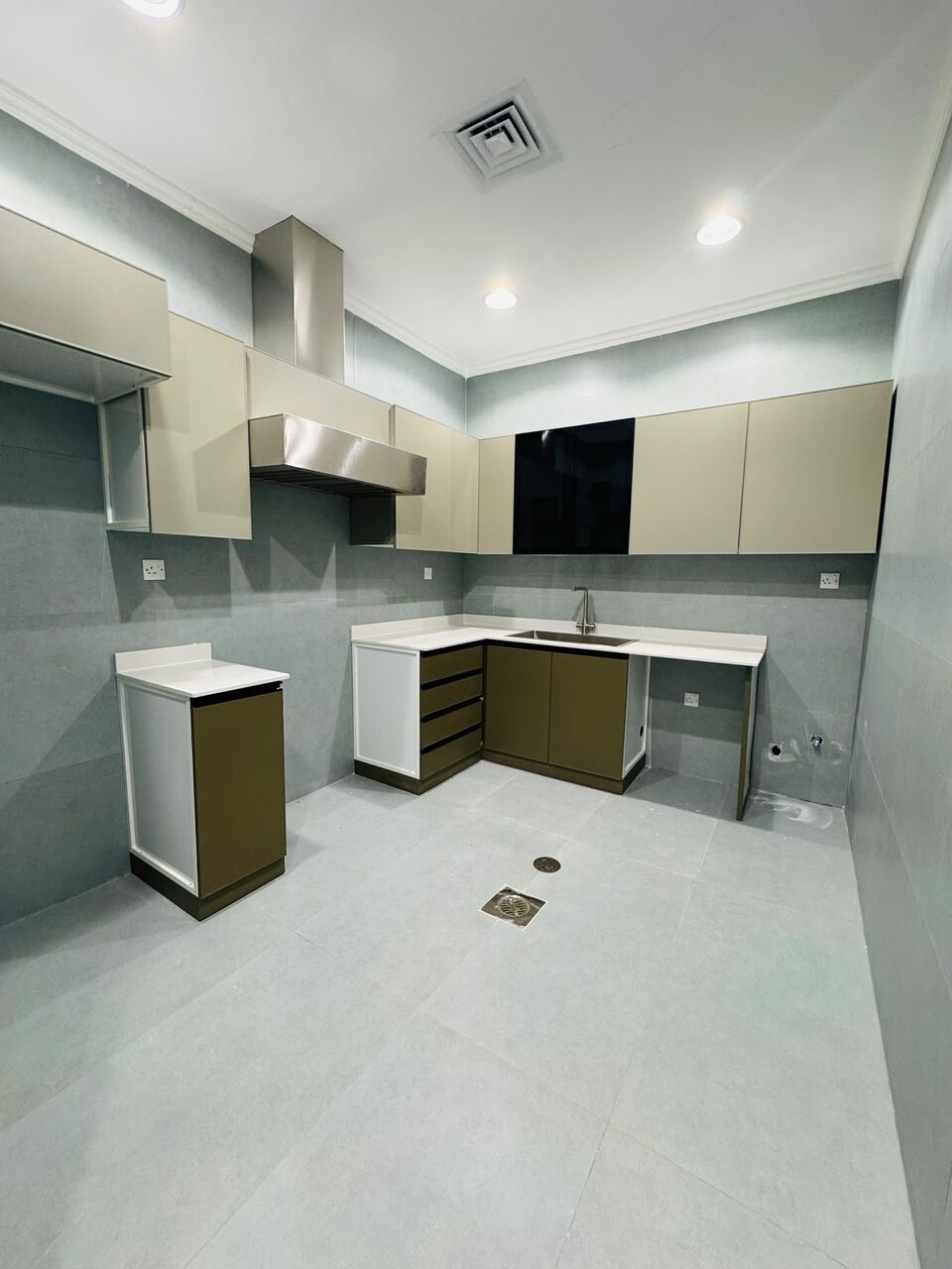 Salmiya, Apartments, Flats, Houses & Villas, KWD 530/month,  3 BR,  Apartments For Rent In Salmiya, First Occupancy, With Or Without A Balcony.