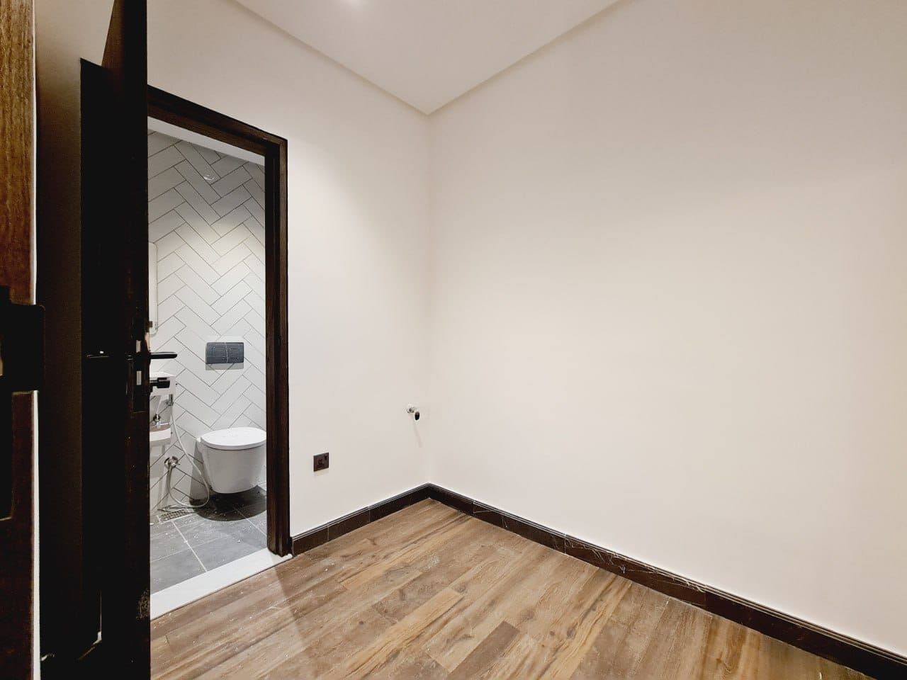 Sharq, Apartments, Flats, Houses & Villas, KWD 600/month,  2 BR,  Apartment For Rent In Sharq - Prime Location, Easy Access To The Gulf Road And The Highway