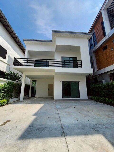 Bangkok, Villas, THB 38000,  53 Sq. Feet,  Newly Built House For Rent, Sukhumvit 93 (Soi Phueng Mee 29), Near BTS, Parking For 3