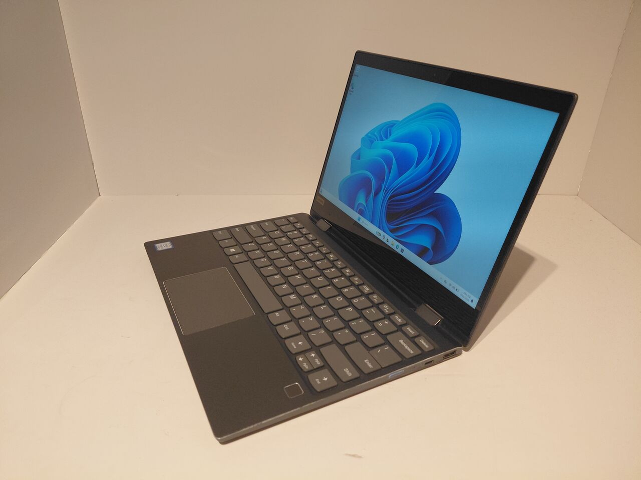 Riyadh, Computers, SAR 1199,  SPECIAL OFFER - Lenovo Yoga 720-12IKB | Core I5 7th Gen | Touchscreen | 8GB RAM | 128GB SS