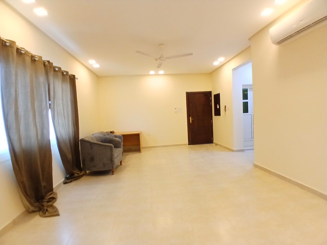 Hidd, Apartments, Flats, Houses & Villas, BHD 280/month,  3 BR,  Flat 3bhk Semi Furnished Hidd Inclusive